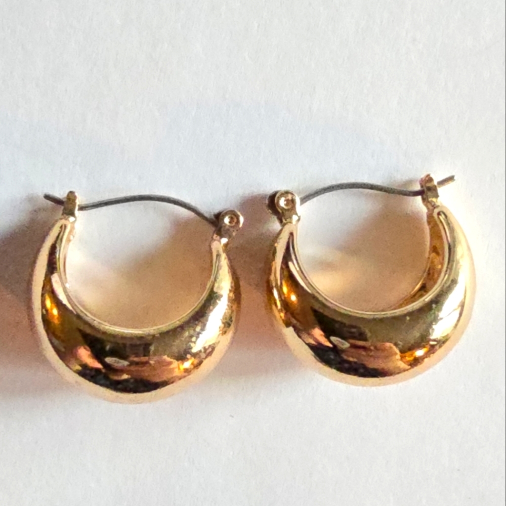 Hoop earrings gold tone wide crescent
